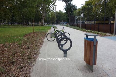 Kényelmi szolgáltatások a Puskás Aréna Parkban: ivókút és kerékpártároló