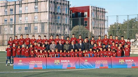 FC Barcelona akadémia fiatal játékosokkal edzés közben