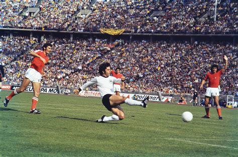 Gerd Müller gólt ünnepel