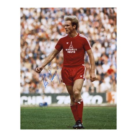 Karl-Heinz Rummenigge akcióban