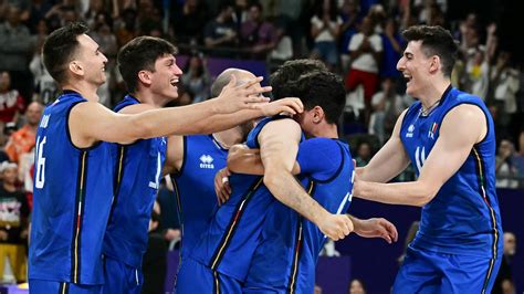 Az olasz röplabda-válogatott csapatképe az olimpián