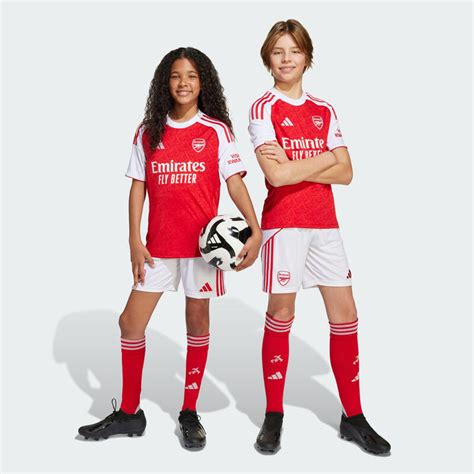 Ajándékcsomag egy Arsenal gyerek mezzel és focilabdával