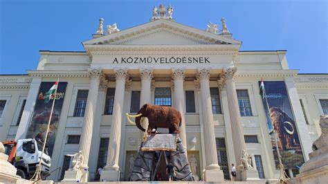 Móra Ferenc Múzeum és Szeged látképe