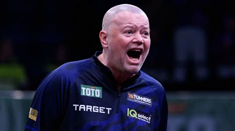 Raymond van Barneveld 9 nyilasa