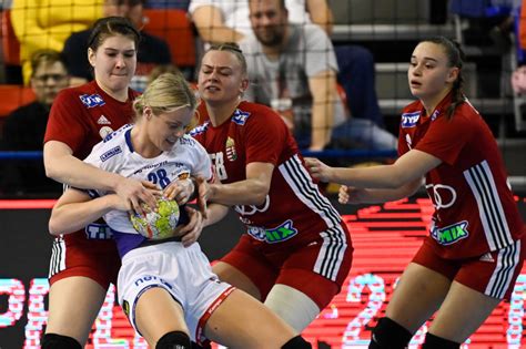 Az izlandi női labdarúgó-bajnokság alapításának pillanata