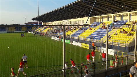 Mezőkövesdi stadion a mérkőzés napján