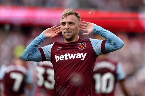 Jarrod Bowen szóváltásba keveredik a West Ham szurkolókkal