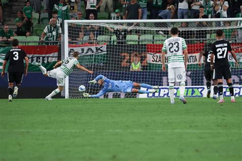 Az osztrák szurkolók a stadionban