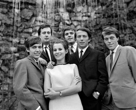 Koncz Zsuzsa fiatalon az Ezek a fiatalok című filmben