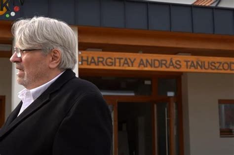 Dr. Hargitay András rendelőjében