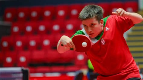 Magyar U13 asztalitenisz versenyzők akcióban