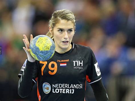 Estavana Polman akcióban a Team Esbjerg mezében