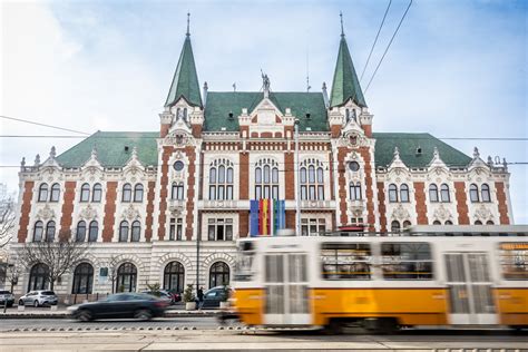 Újpesti Városháza és Szent István tér