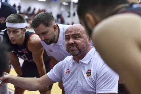 Vedran Bosnic, a Szolnoki Olajbányász edzője a mérkőzés előtt