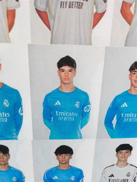 Egy online sportáruház felülete, ahol Real Madrid termékeket lehet vásárolni