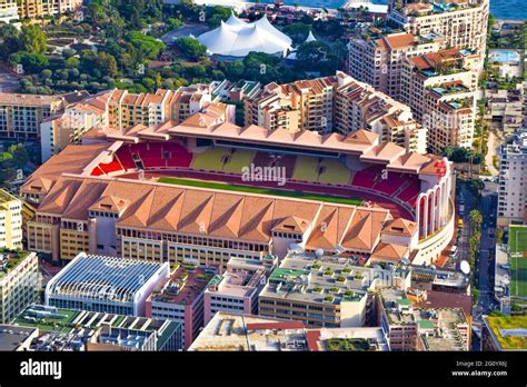 AS Monaco stadion, Stade Louis II, Fontvieille