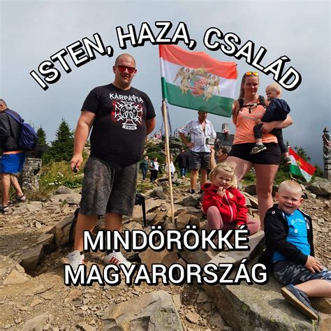 Csányi Zoltán az oldalvonal mellett instruálja csapatát