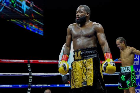 Adrien Broner a mérlegelésen