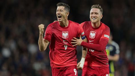 Robert Lewandowski és Piotr Zielinski