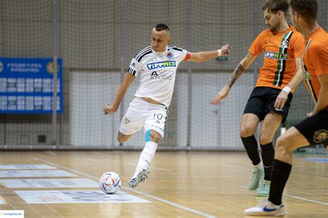 Futsal mérkőzés pillanatképe a vármegyei döntőről