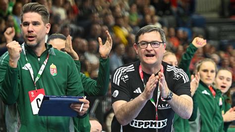 Golovin Vlagyimir szövetségi kapitány egy mérkőzésen