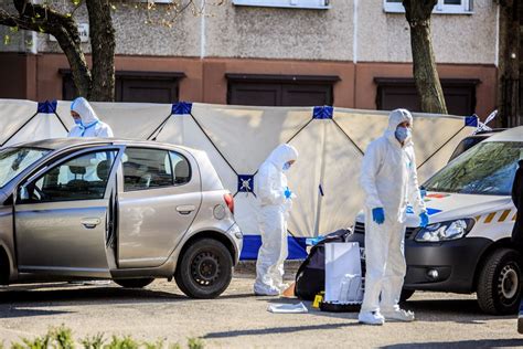 Helyszínelők dolgoznak a manchesteri robbantás helyszínén