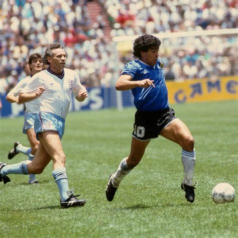 Maradona cselezés közben
