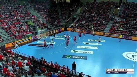 Hoffmann Balázs kézilabdázik mérkőzés közben