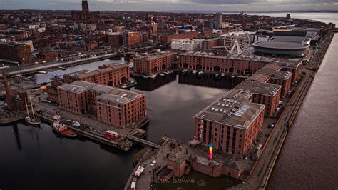 Légifelvétel a Liverpool Royal Albert Dockról