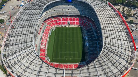 Horvát futballszurkolók és stadion
