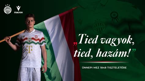 Egyedi mezben lévő focicsapat