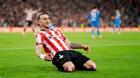 Az Athletic Bilbao címerének baszk motívumai