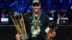 Giannis Antetokounmpo MVP díjjal