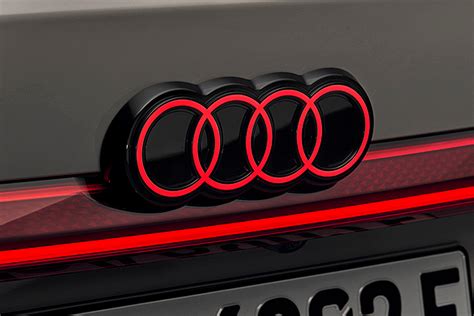 Az Audi Kupa logója és a helyszín, az Allianz Arena