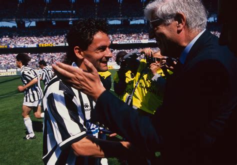 Roberto Baggio, az olaszok csillaga két góllal vezeti csapatát a döntőbe