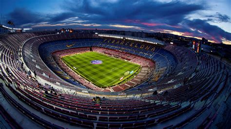 Panorámakép a Camp Nou stadionról egy mérkőzés alatt