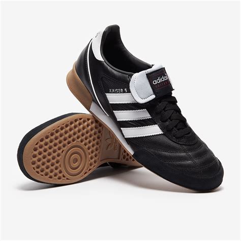 Adidas Kaiser 5 focicipő, klasszikus megjelenéssel