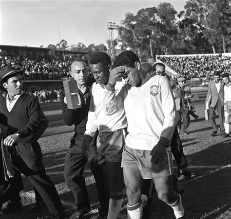 Pelé és Garrincha ünneplése az 1958-as világbajnokságon