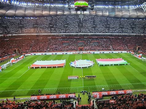 Magyar és lengyel szurkolók a varsói Nemzeti Stadionban