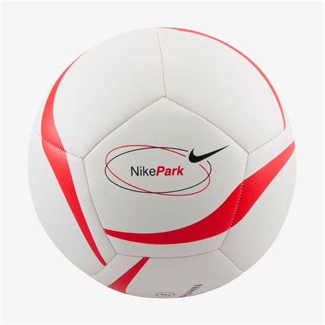 Nike Park Team 2.0 és Nike Academy Team focilabdák