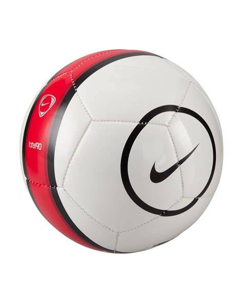 Nike SKILLS T90 labda és a Total 90 design