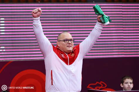 Büszke edző tematikájú ajándékok