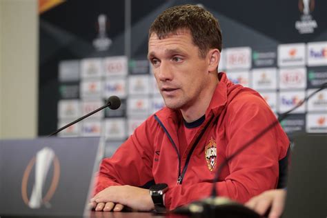 A CSZKA Moszkva csapatának edzője, Viktor Goncsarenko