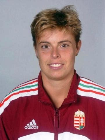 Farkas Ágnes a 2000-es Eb döntő után, örömében