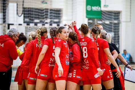 A Szolnoki MÁV-Coop SE női csapata egy mérkőzésen