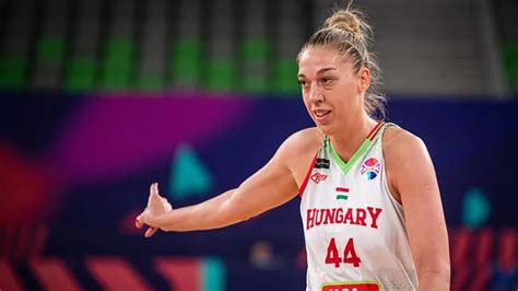 Határ Bernadett akcióban a pályán