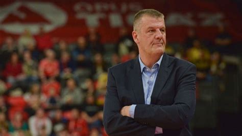 Völgyi Péter szövetségi kapitány a mérkőzés szélén