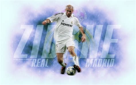 Zinedine Zidane (j) a Real Madrid Castillánál tanult bele a szakmába, majd sorozatban három BL-t nyert a királyiakkal