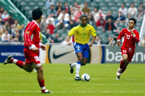 Ronaldinho Elastico csel végrehajtása