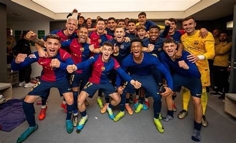 A Barcelona csapata ünnepli a bajnoki győzelmet